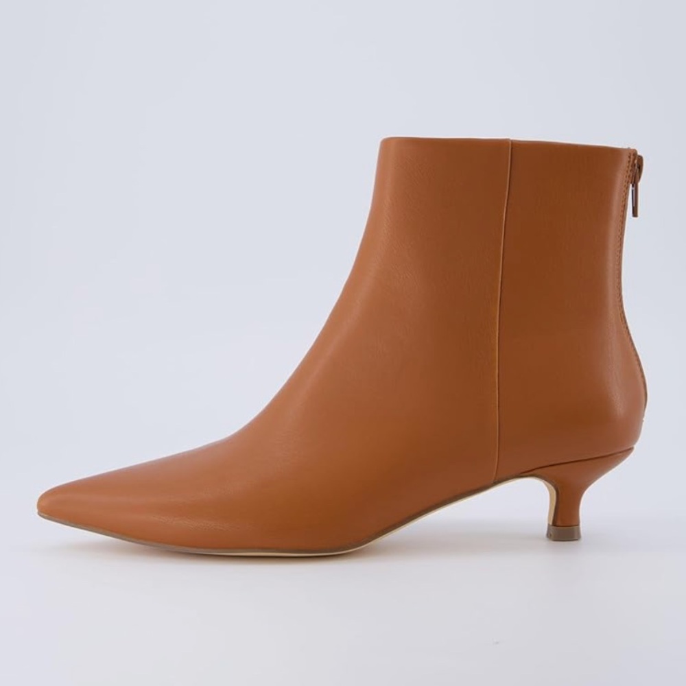 Cushionaire Barbi Vegan Leather Tan Kitten Heel Booties Ankle Boots Size 7.5 NIB